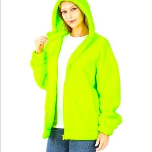 NWT Extremely Soft Hooded Sherpa Jacket

Sherpa fabric on interior and exterior